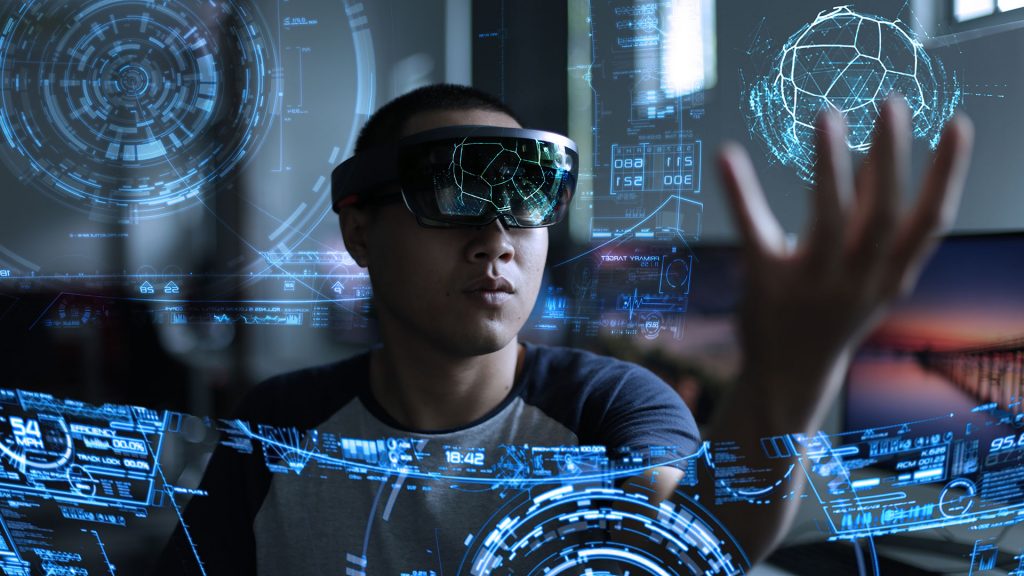 Menplayingvirtualrealitywithhololens1 1024X576